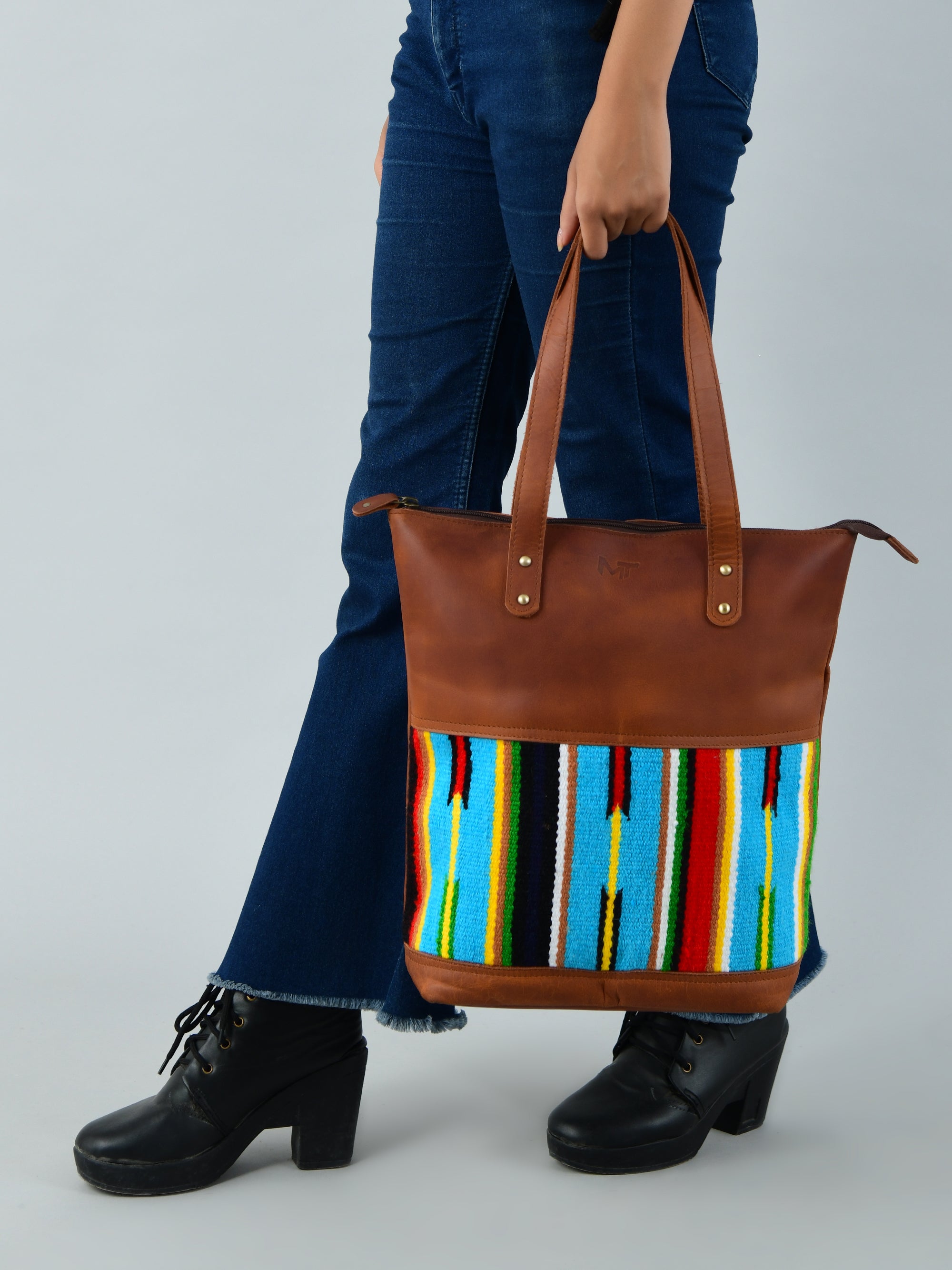 Mehrfarbige Ledertasche