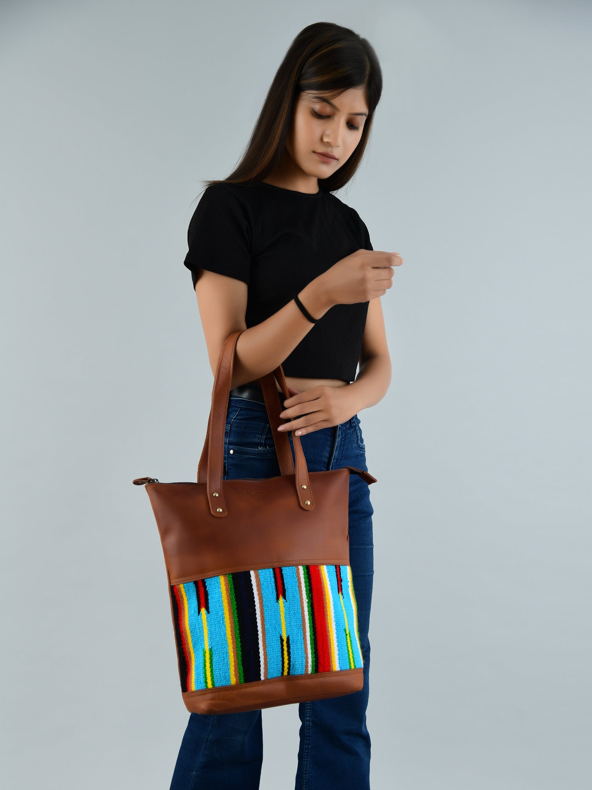 Mehrfarbige Ledertasche