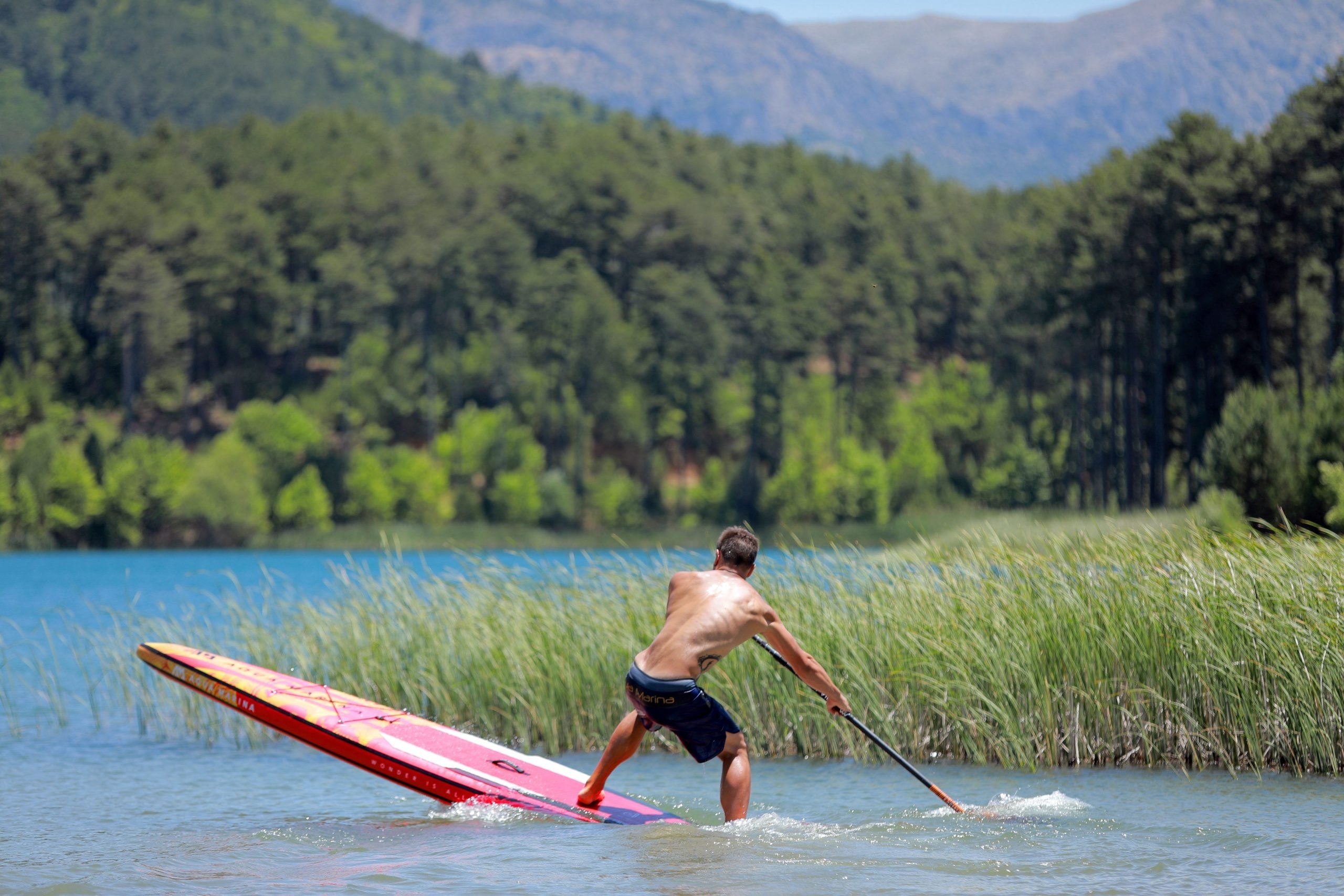 Aqua Marina RACE 12'6" aufblasbares Paddleboard Race SUP