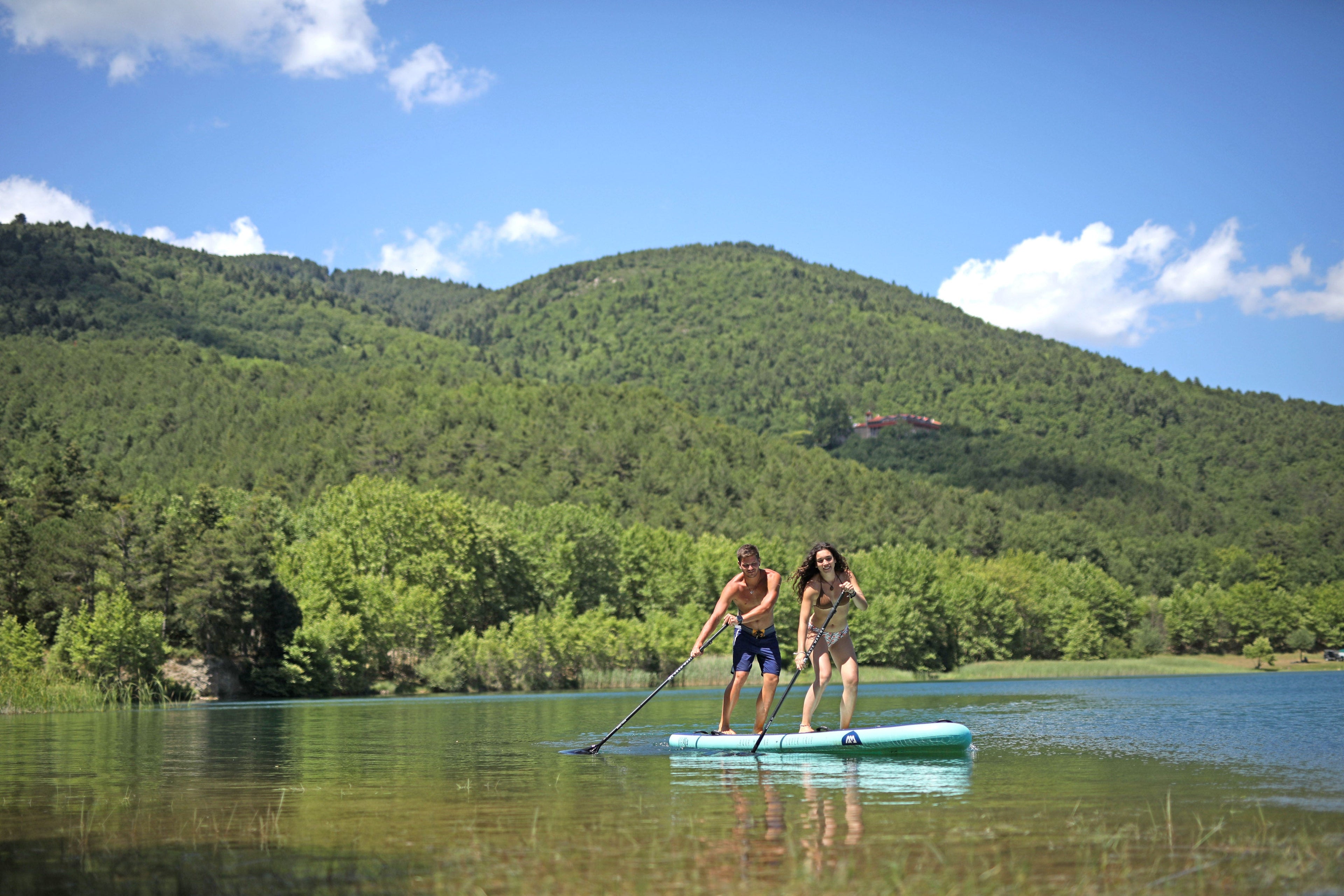 Aqua Marina SUPER TRIP 12'2" aufblasbares Stand-Up-Paddle-Board für mehrere Personen