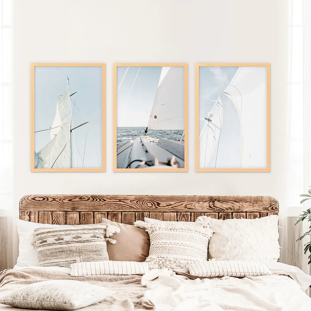 Nautisches 3-teiliges Wandbild. Segeln auf dem Meer auf einer Yacht