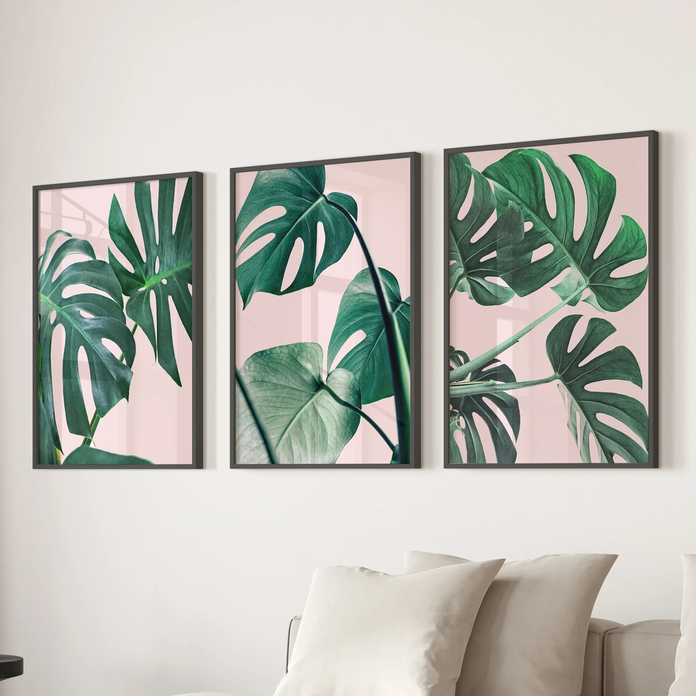 Rosa Botanische 3-teilige Wandkunst. Grüner Monstera Blätter Druck